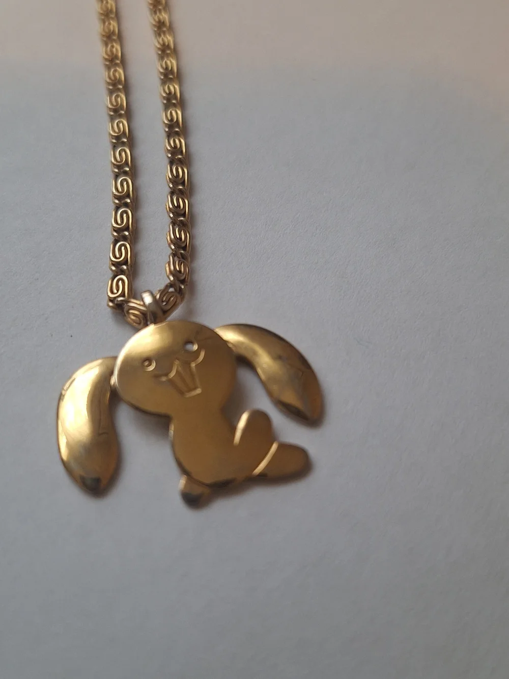Avon Flopsy Ear Bunny Pendant Necklace Rabbit Movable Articulated 15